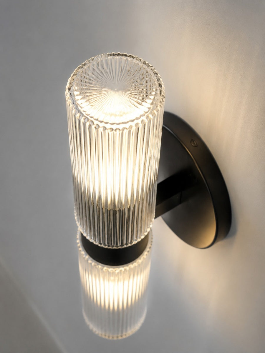 Wandlamp met dubbele geribbelde glazen buizen – hedendaagse wandverlichting voor hal en entree | Sansoti