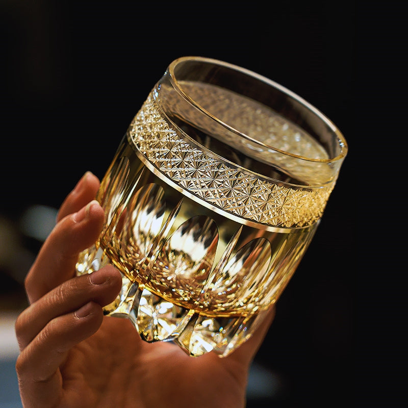 Handgeslepen Amber Whiskeyglas met Sterrenhemel Patroon en Houten Doos | Sansoti