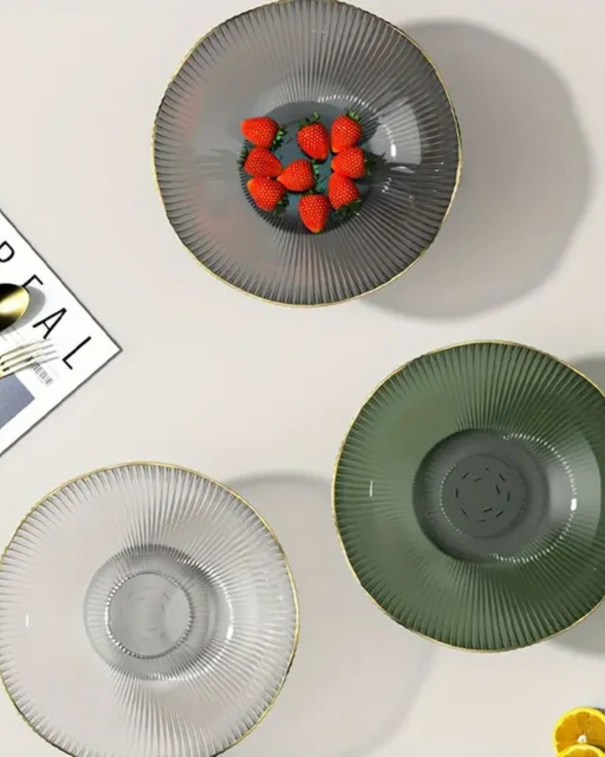 Fruitschaal op Voet met Goudrand Geribbeld Keramiek Transparant Groen Grijs voor Tafelcenterpiece Interieur | Sansoti