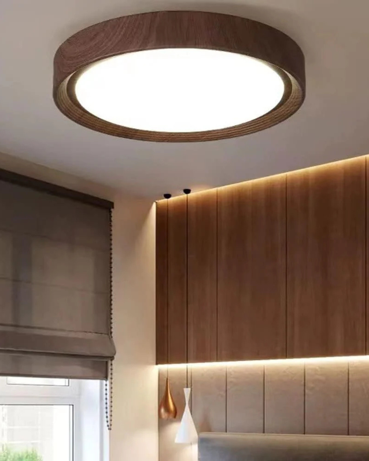 Ronde houten plafondlamp met warm diffuus licht voor serene woonruimtes | Sansoti