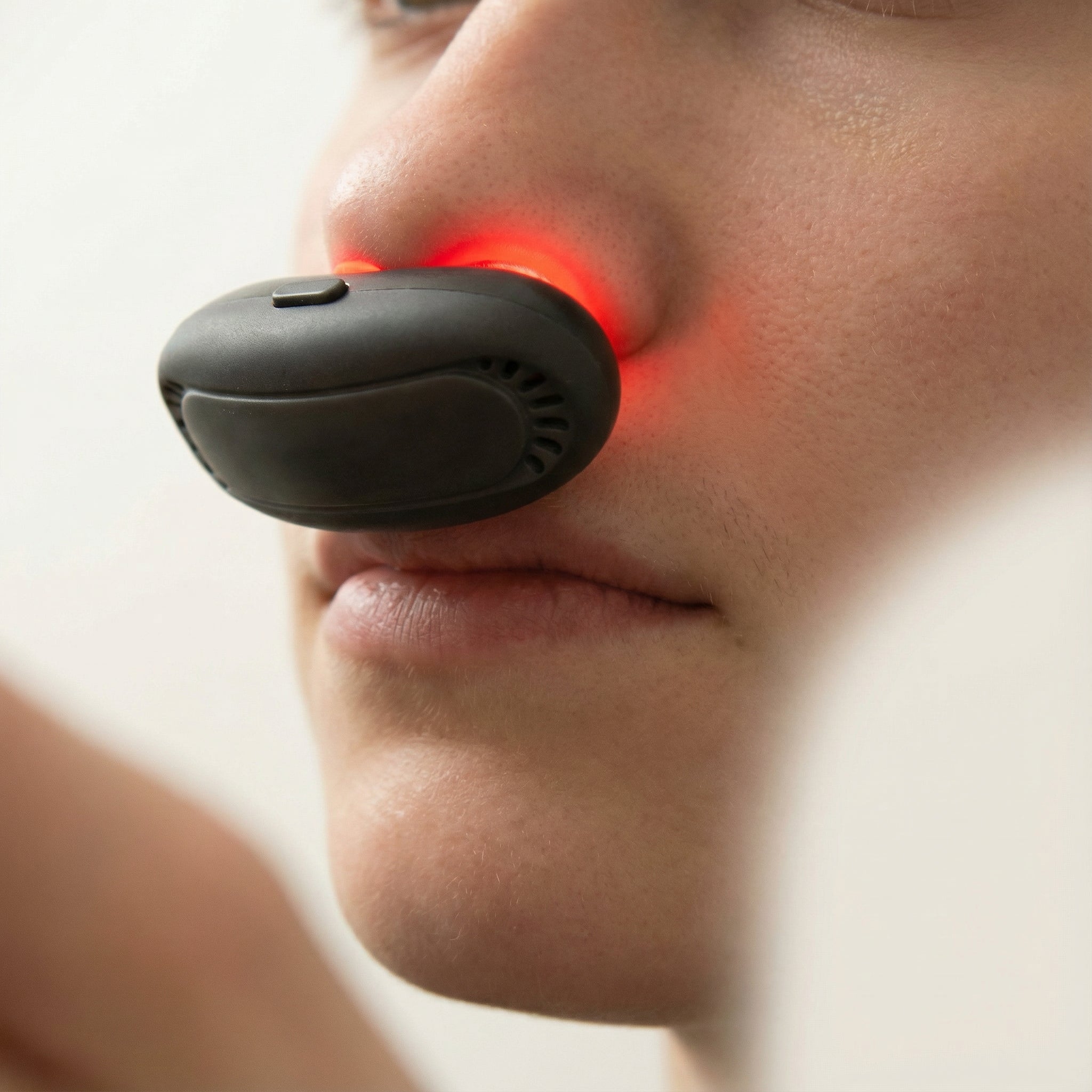 Infrarood Neusapparaat voor Allergieverlichting – Draagbaar & Medicijnvrij | Sansoti