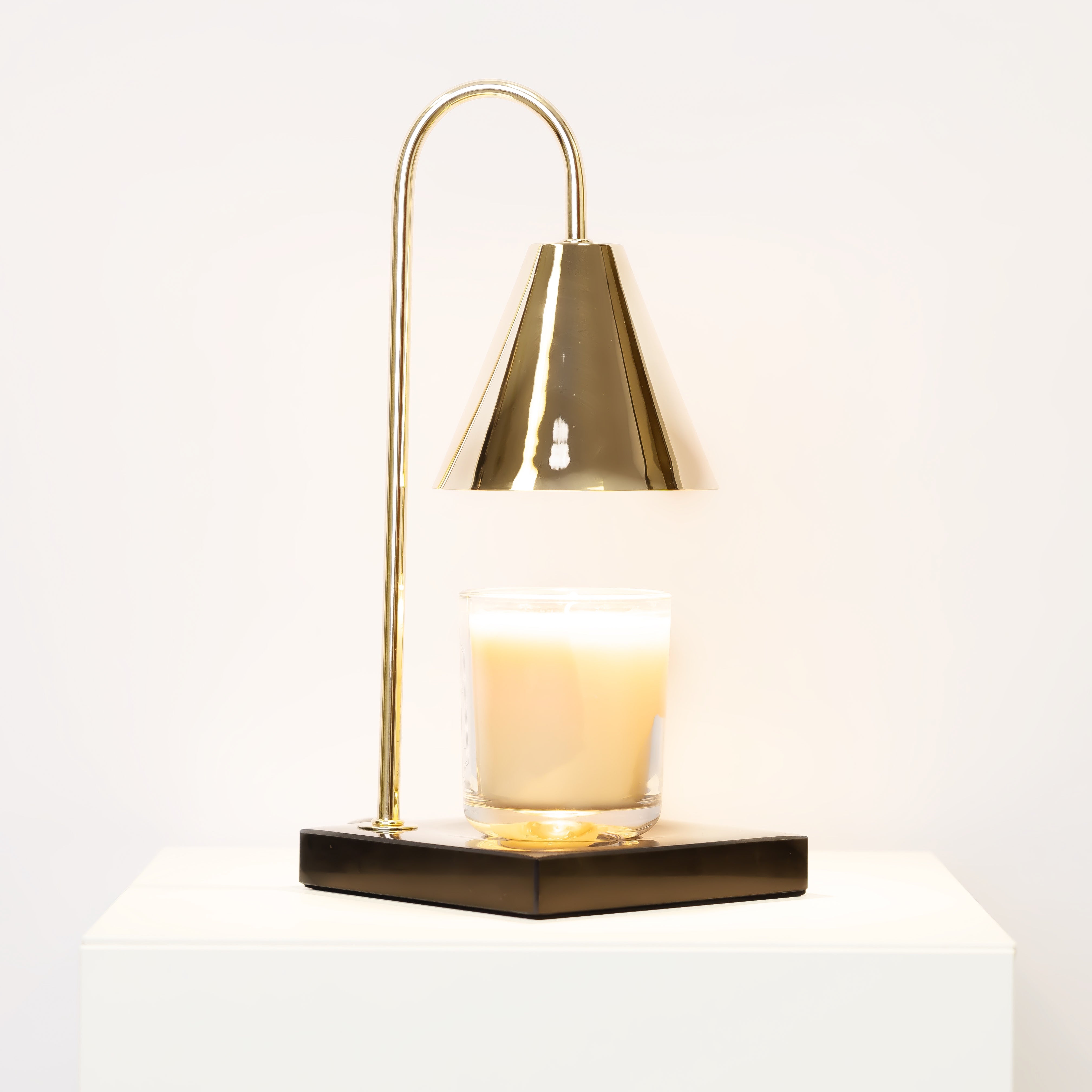 Luxuriöse Kerzenwärmerlampe mit zeitlosem Marmor-Finish und flammenloser Wärme | Restfield