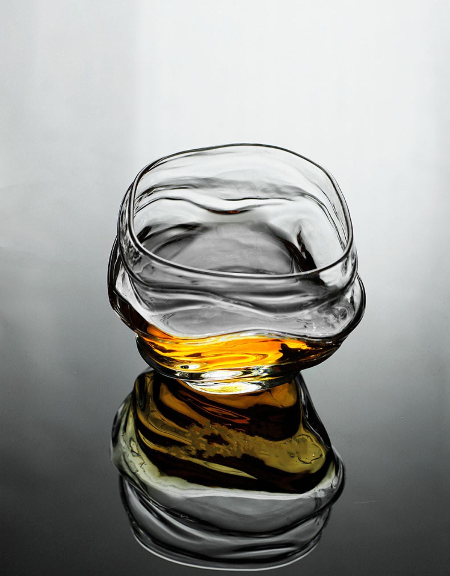 Japans Whiskyglas met Golvende Kristal Textuur 255ml Handgemaakt Premium Barware voor Spiritusproevers en Whiskyliefhebbers Luxe Drinkglas met Houten Kist Oceaanontwerp Kristalglas | Sansoti