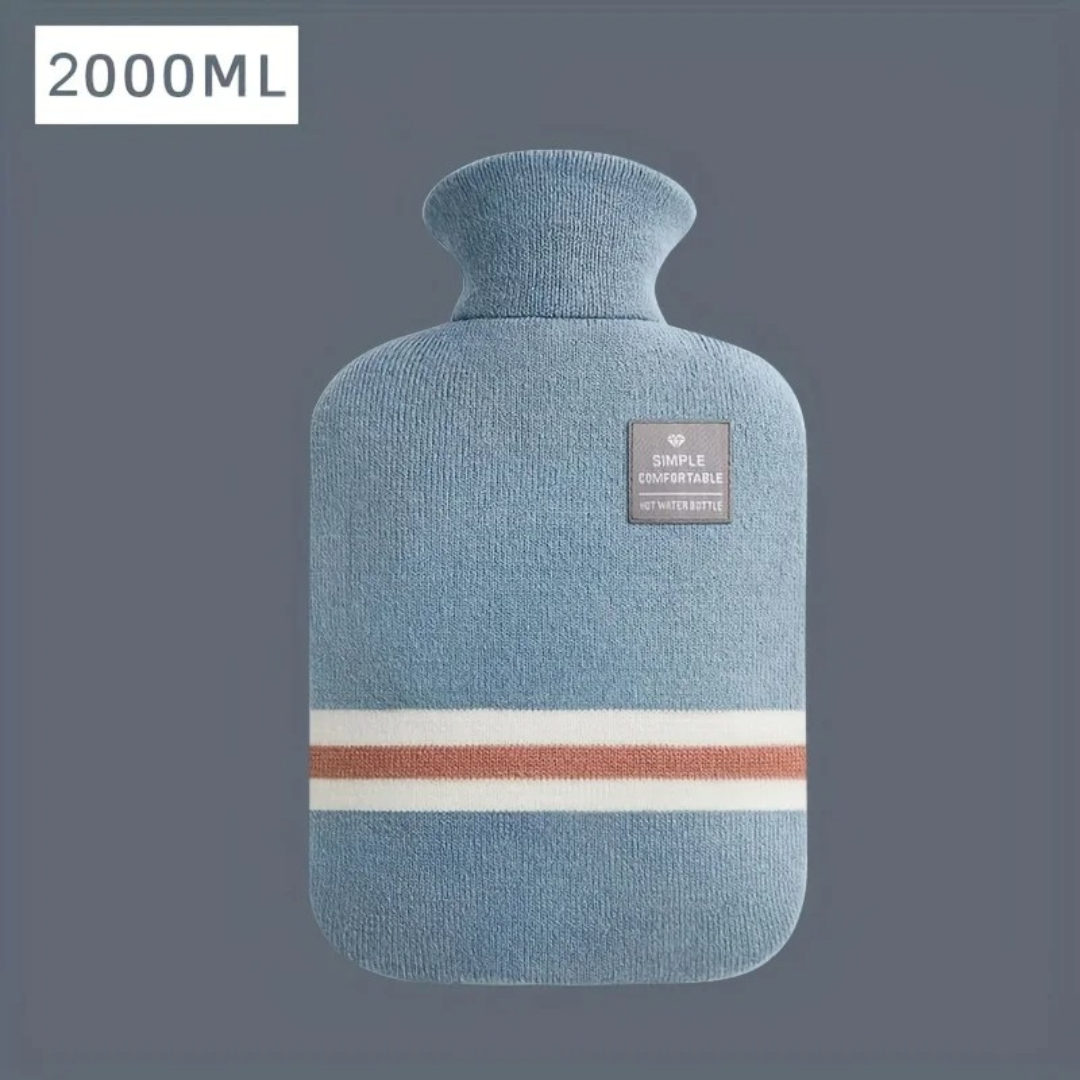 Wärmflasche mit Strickbezug, 1 Liter, wärmespeichernd, komfortabel für kalte Wintertage, Entspannung zu Hause und Wellness | Sansoti