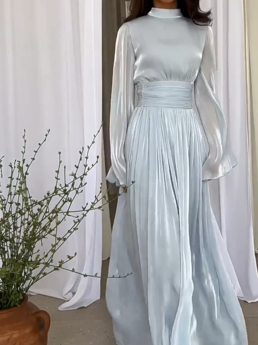 Robe maxi pour femme à la coupe fluide beige, bleue et blanche pour l'été, les occasions festives et les moments de détente, style élégant | Sansoti