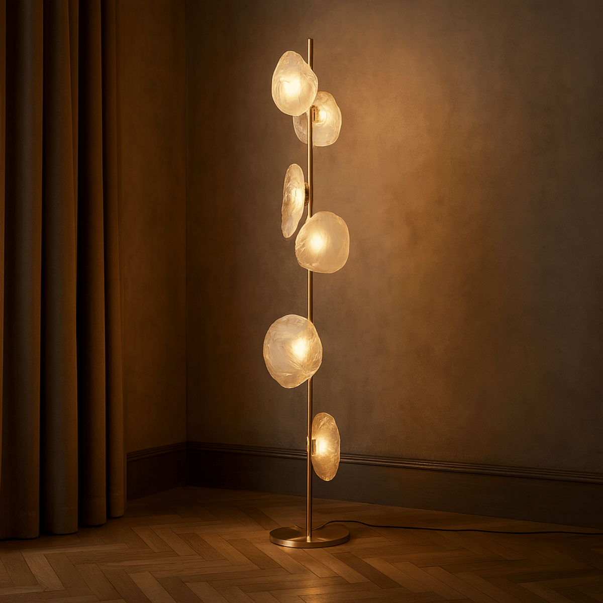 Skulpturale Stehleuchte mit Glasschirmen, Metallgestell, modernes Wohnzimmer, Schlafzimmer, stimmungsvolle Beleuchtung, Design | Sansoti