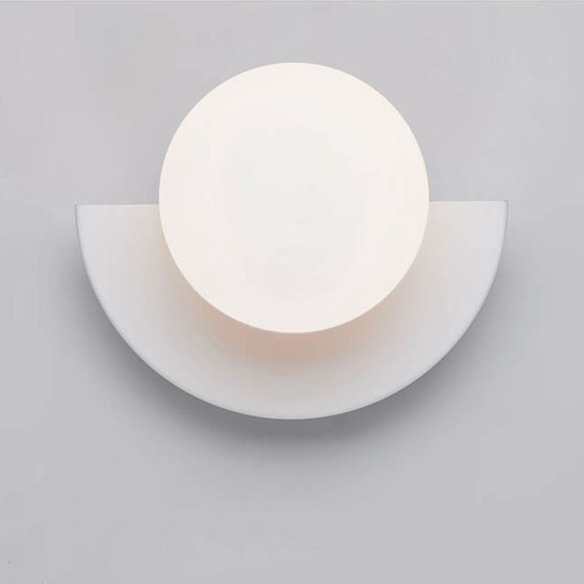 Applique murale semi-circulaire avec boule colorée, design moderne, éclairage décoratif pour salon, chambre et couloir | Sansoti