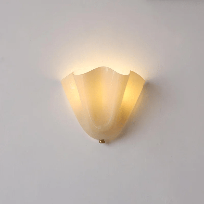 Petalia Wandlamp — Sculptural Petal-Geïnspireerde Glazen Wandverlichting met G9 Fitting en Hardwired Installatie (28 × 25 × 13 cm) | Sansoti