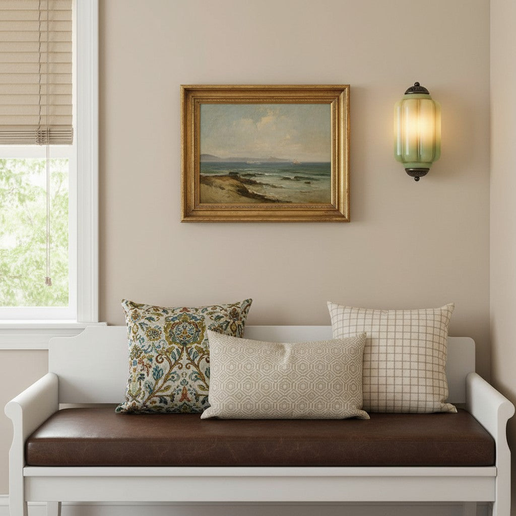 Vintage Wandlamp met Melkglazen Kap en Antieke Afwerking voor Sfeervolle Verlichting | Sansoti