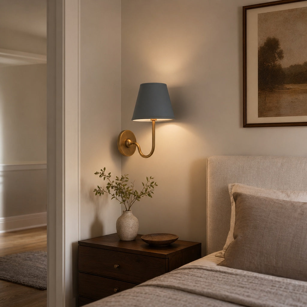 Wandlamp met Geplisseerde Stoffen Kap – Klassieke Verlichting voor Slaapkamer en Woonkamer | Sansoti