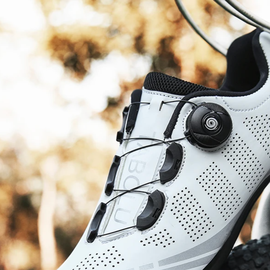 Orthopedische Fietsschoenen met Optimale Voetondersteuning en Drukverlichting voor Lange Ritten – Ademend Synthetisch Materiaal – Antislip Zool – Ergonomisch Design – Lichtgewicht Sportschoenen voor Race- en Recreatief Fietsen | Sansoti