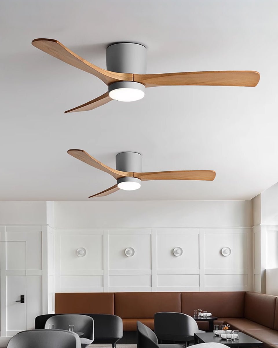 Deckenventilator mit LED-Beleuchtung und Holzflügeln – skandinavisches Design | Restfield