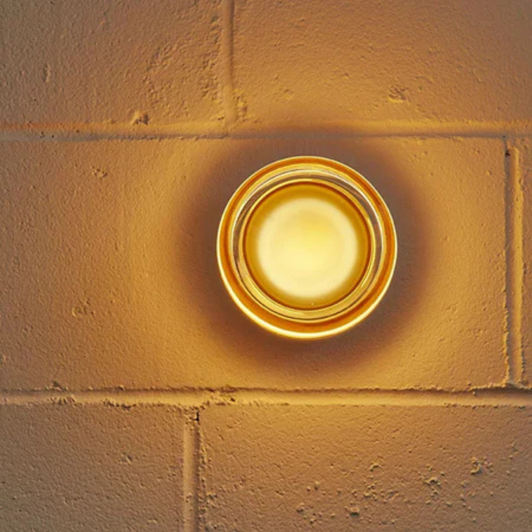 Glas-Wandleuchte mit Eisenfassung – skandinavischer Stil für stimmungsvolle Beleuchtung im Wohn- und Schlafzimmer | Sansoti