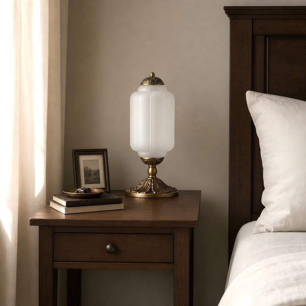 Glazen Tafellamp met Scallop Design Vintage Stijl Slaapkamer Woonkamer Accentverlichting Zwart Messing Matglas | Sansoti