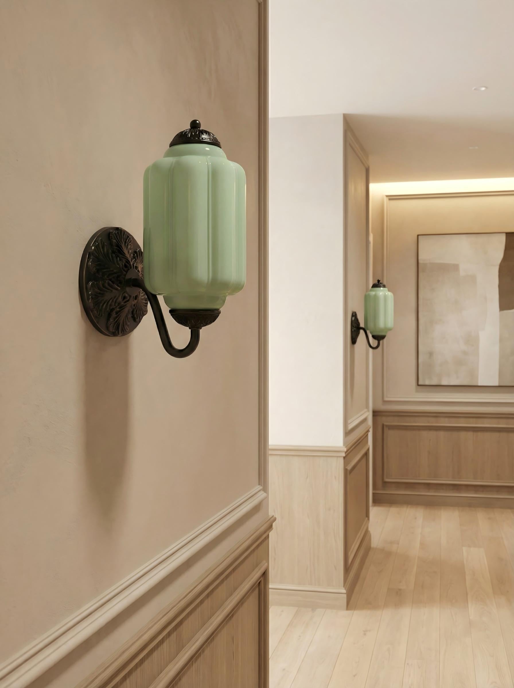 Melkglazen Wandlamp Eloise voor Hal en Slaapkamer | Vintage Wandverlichting met Melkwit Glas | Sansoti