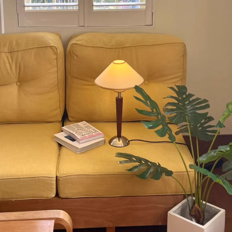 Kegelkap Tafellamp met Houten Voet Stof Scandinavisch Design Slaapkamer Woonkamer Leeslamp LED Verlichting | Sansoti