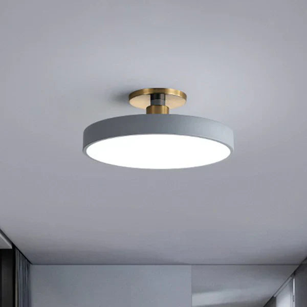 Runde nordische Deckenleuchte mit integriertem LED und weichem diffusem Licht für moderne Interieurs | Restfield