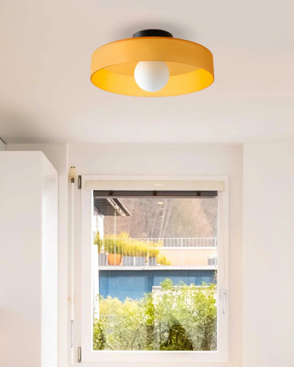Moderne runde Deckenleuchte aus Glas und Eisen – minimalistische Designlampe für Wohn- und Schlafzimmer mit warmer Lichtfarbe | Restfield