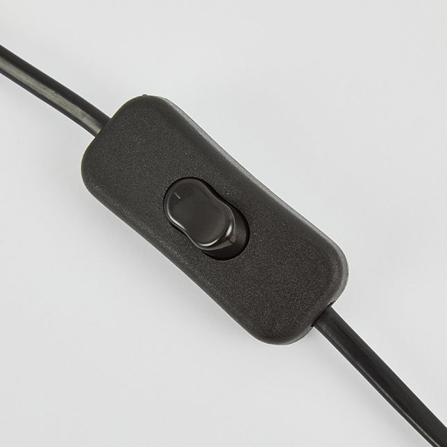 Minimalistische Design-Tischleuchte aus Metall mit klarem Design | Restfield