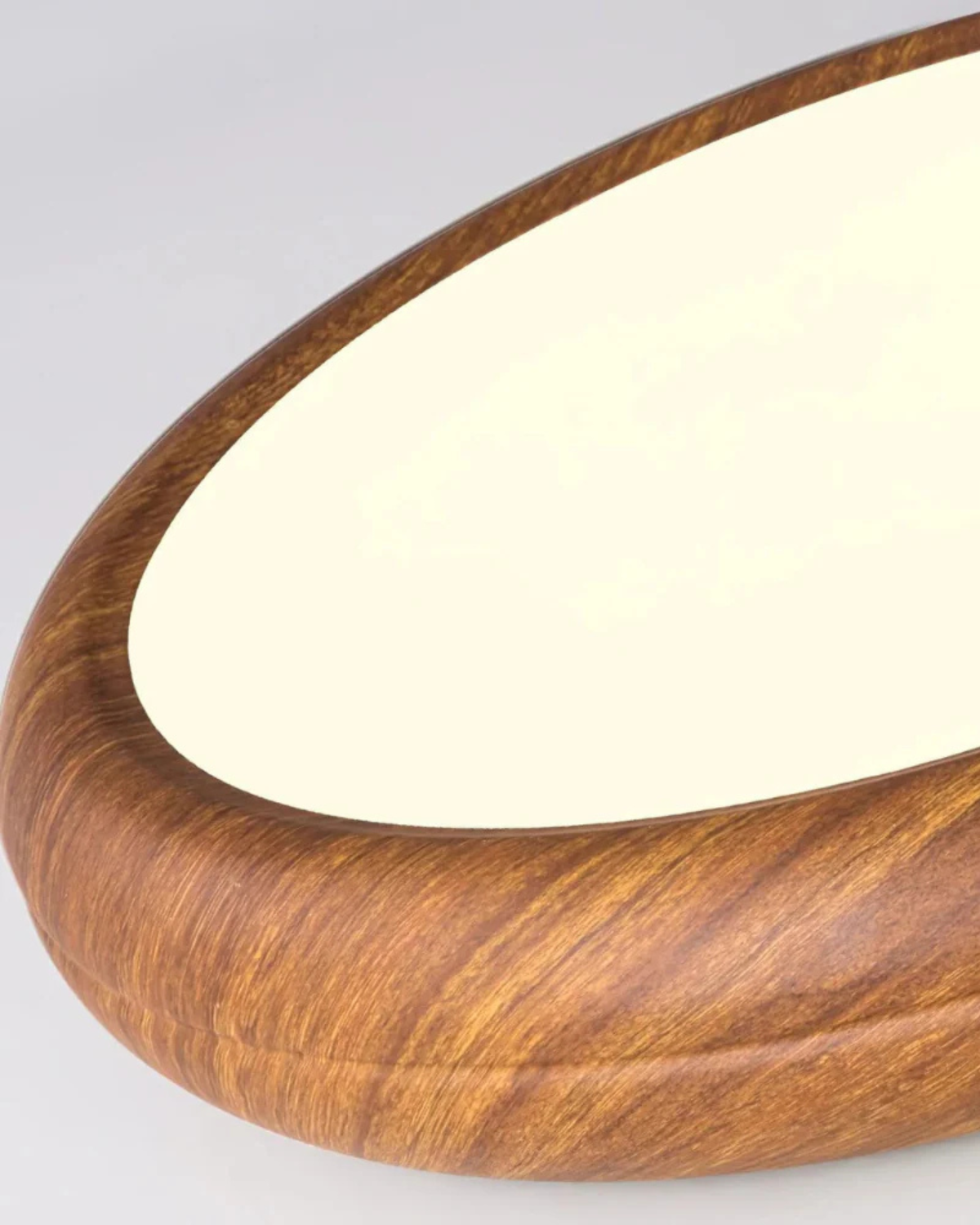 Ronde houten plafondlamp met warm diffuus licht voor serene woonruimtes | Sansoti