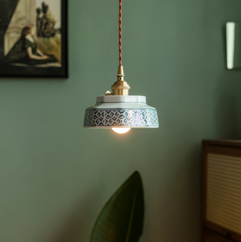 Handgeschilderde Keramische Hanglamp – Scandinavische Stijl met Koperen Fitting | Sansoti