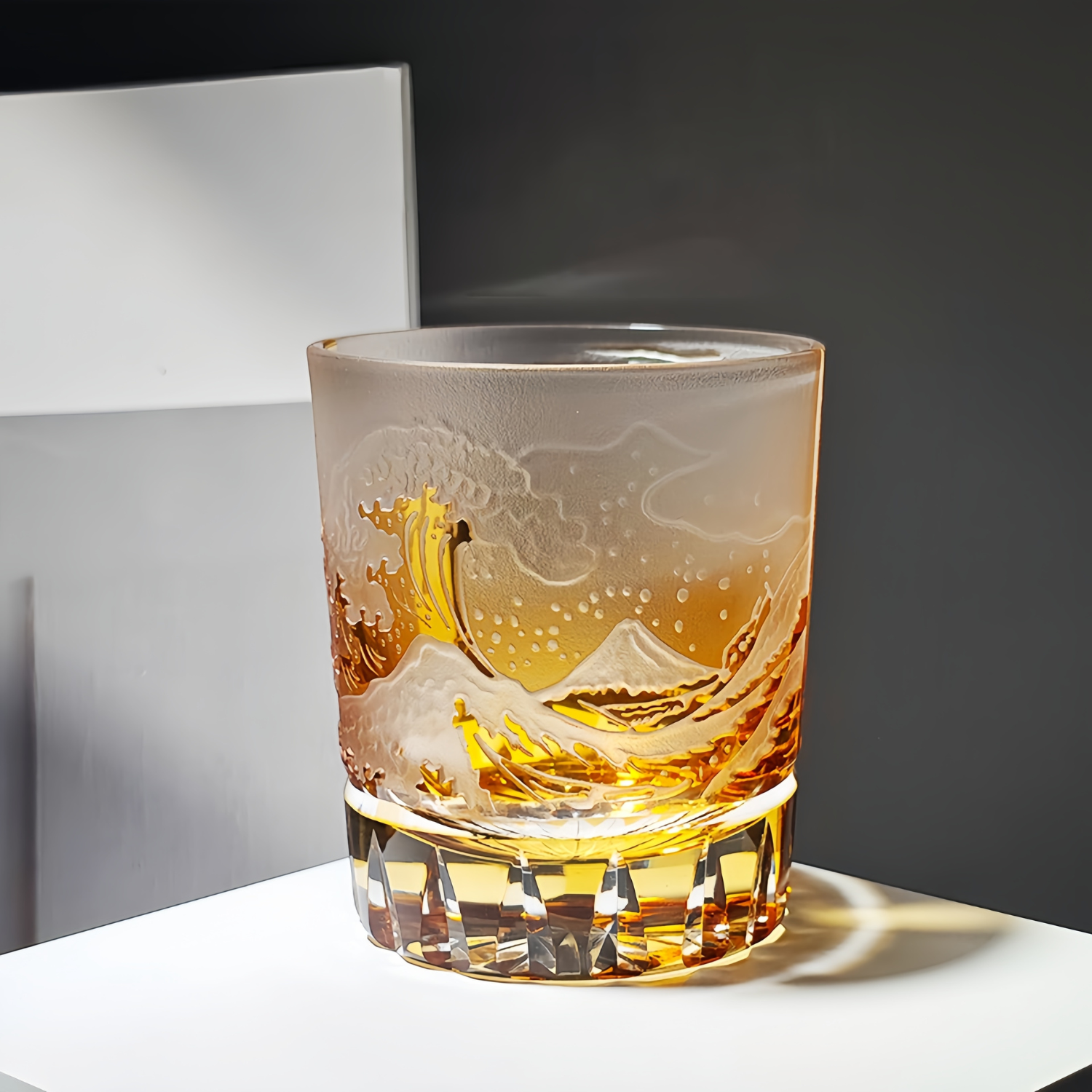 Verre à whisky japonais taillé à la main avec motif golf Fuji – Coffret cadeau en cristal avec boîte en bois | Sansoti