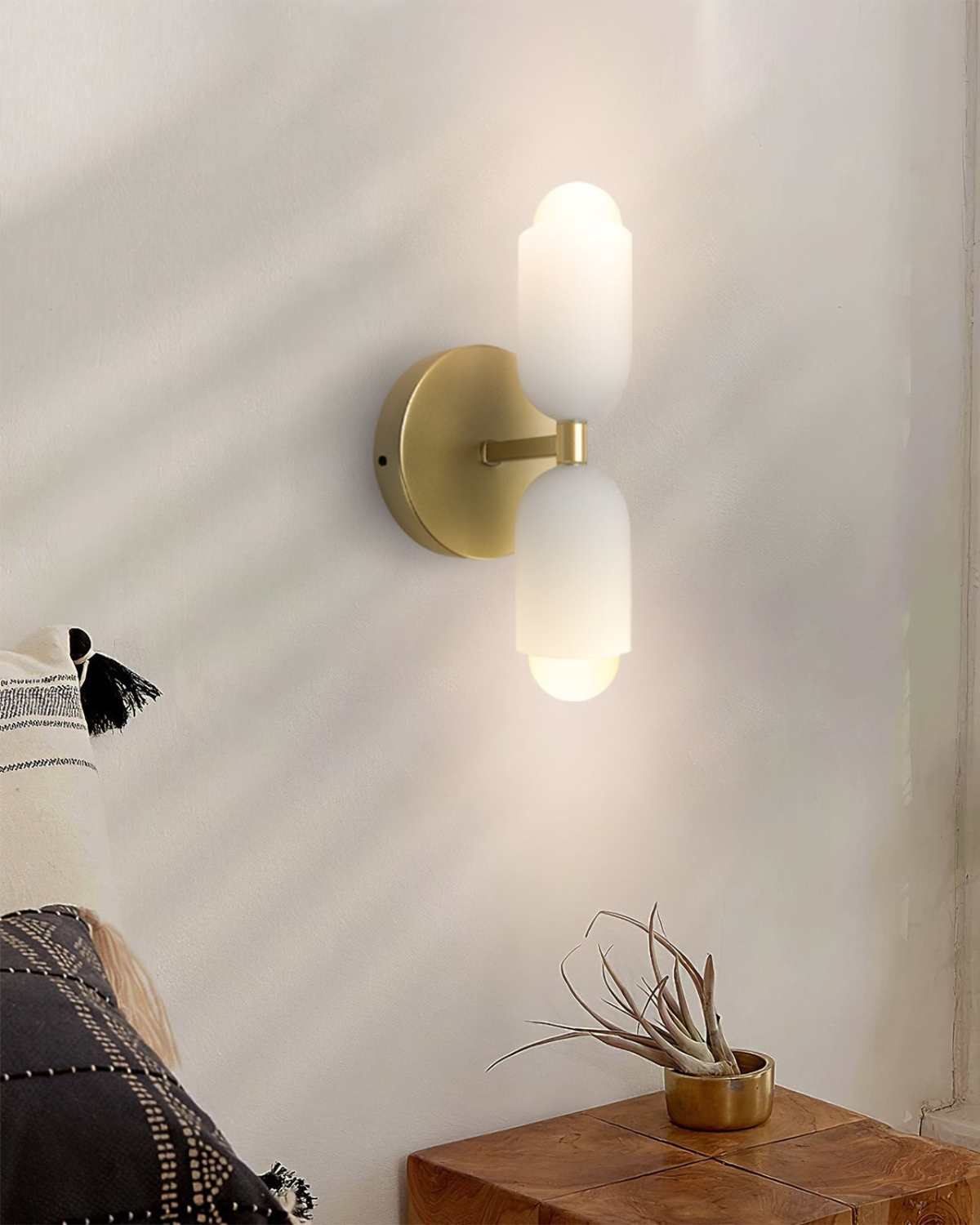 Wandlamp Dubbele Ronde Kap Zwart Frame Warm Sfeerlicht Slaapkamer Woonkamer Gang Minimalistische Wandverlichting Modern Japandi Scandinavisch Interieur | Sansoti