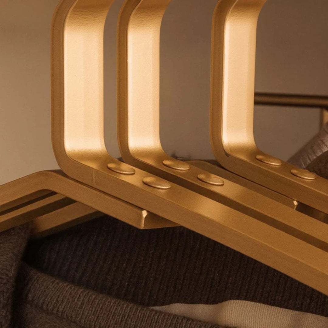 Luxe Metalen Kledinghangers Set van 4 Stuks Ruimtebesparend Antislip Design Georganiseerde Garderobe Kast | Sansoti