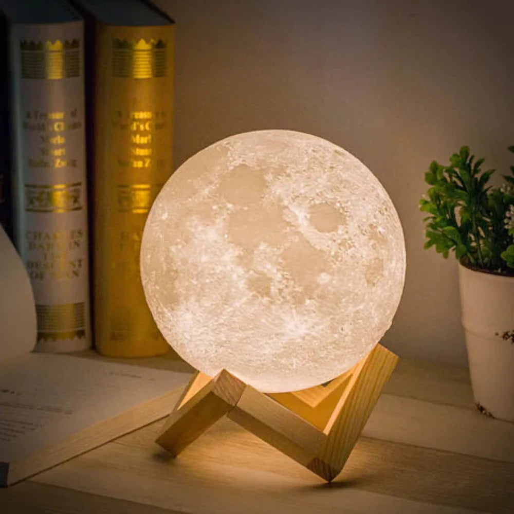 Maanlamp met 3D-Oppervlak en Touchbediening – Draadloze LED Sfeerverlichting op Houten Standaard in 4 Maten | Sansoti