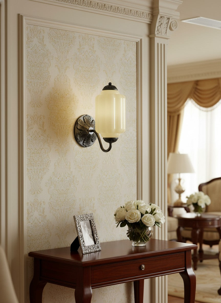 Melkglazen Wandlamp Eloise voor Hal en Slaapkamer | Vintage Wandverlichting met Melkwit Glas | Sansoti