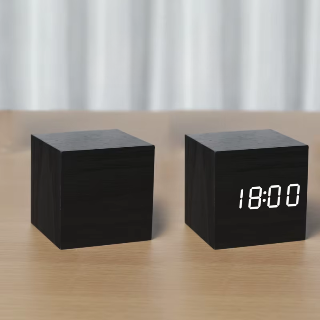 Digitale Wekker met LED-Lichtsensor en Stemactivatie – Compacte Kubusvorm met Multifunctioneel Display | Sansoti