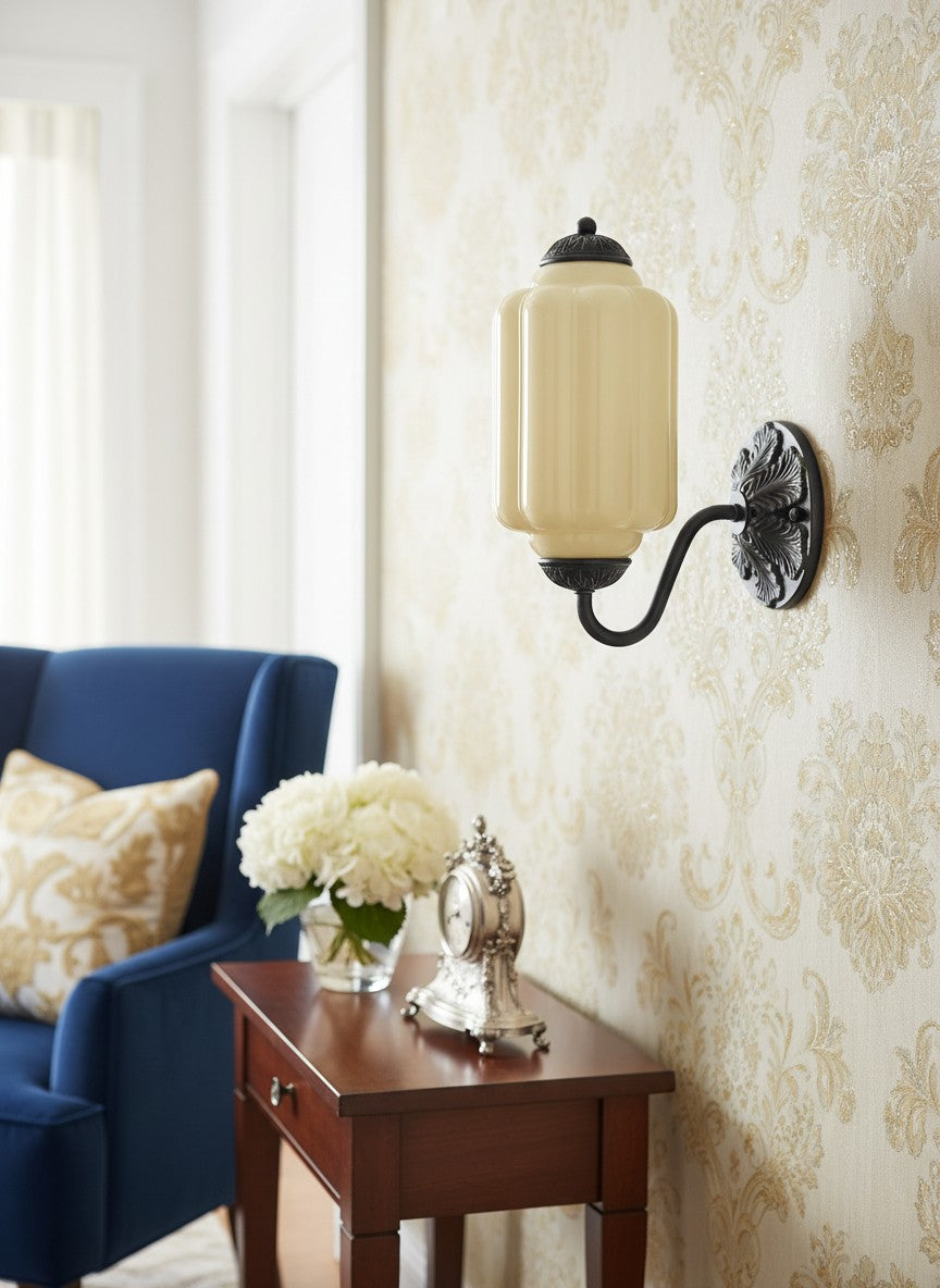Melkglazen Wandlamp Eloise voor Hal en Slaapkamer | Vintage Wandverlichting met Melkwit Glas | Sansoti