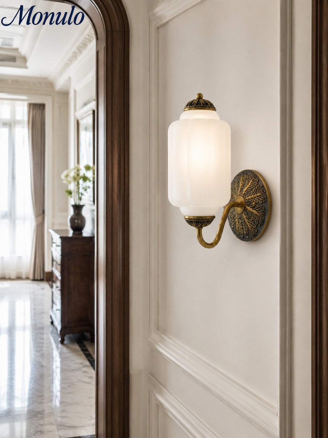 Melkglazen Wandlamp Eloise voor Hal en Slaapkamer | Vintage Wandverlichting met Melkwit Glas | Sansoti