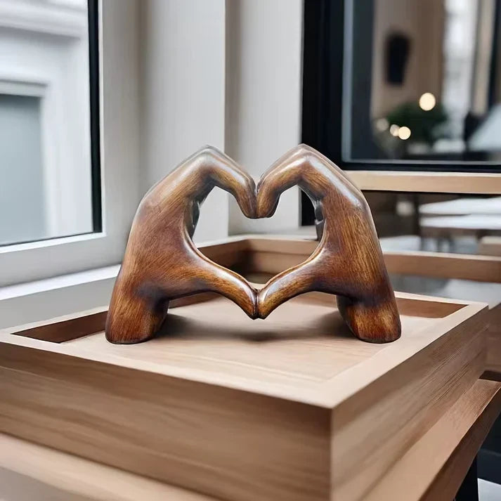 Herzfigur aus Holz – Handgefertigtes Liebessymbol als Dekoration oder Geschenk