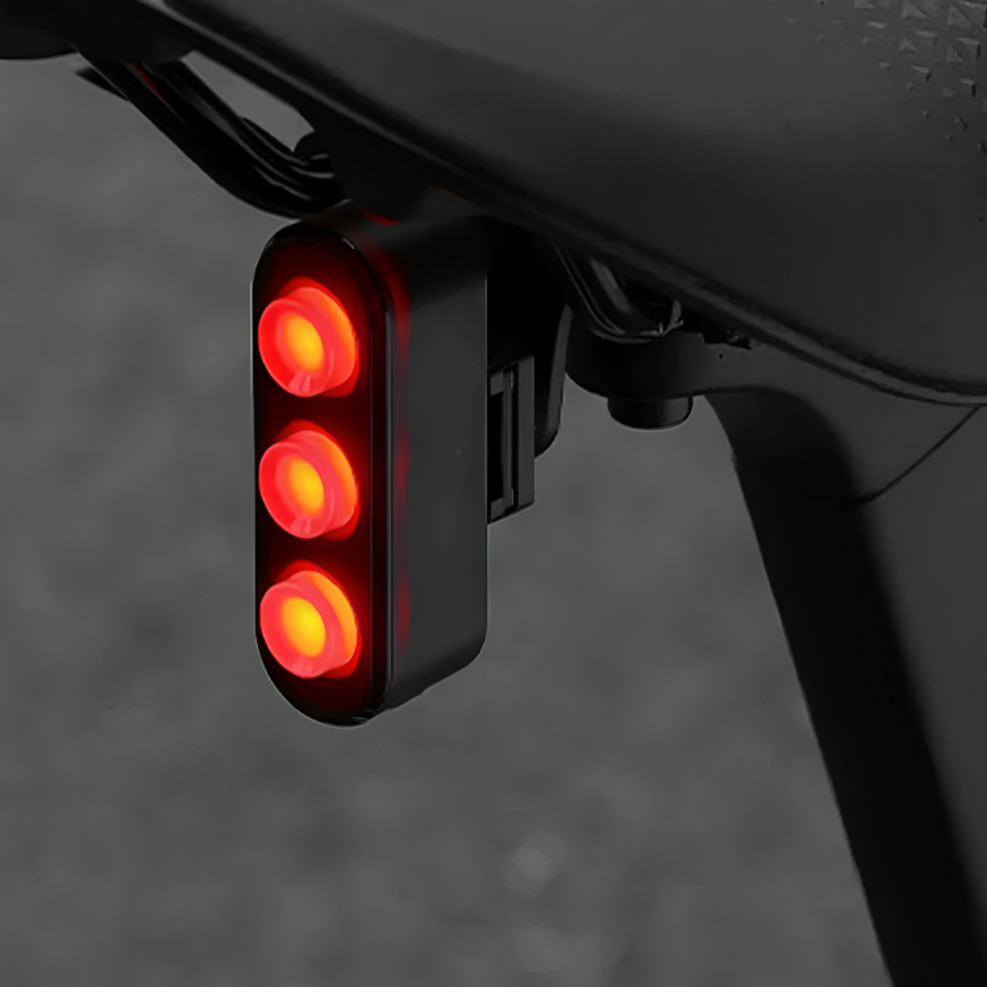 Intelligentes Fahrrad-Rücklicht mit Bewegungssensor und 6 LED-Beleuchtungsmodi für sichere Fahrradtouren | Sansoti