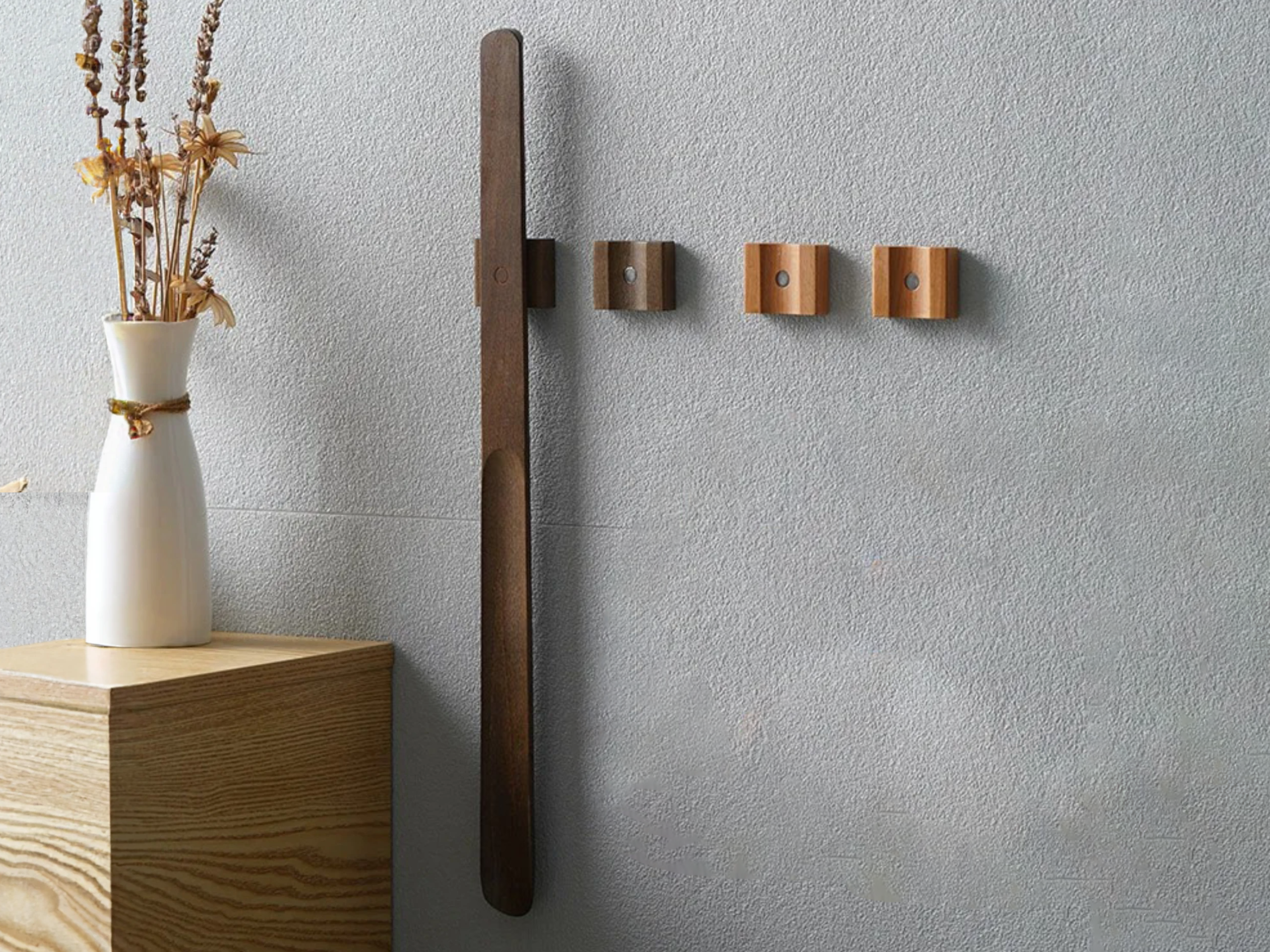 Houten Schoenlep met Lange Handgreep en Magnetische Houder 55 cm | Sansoti