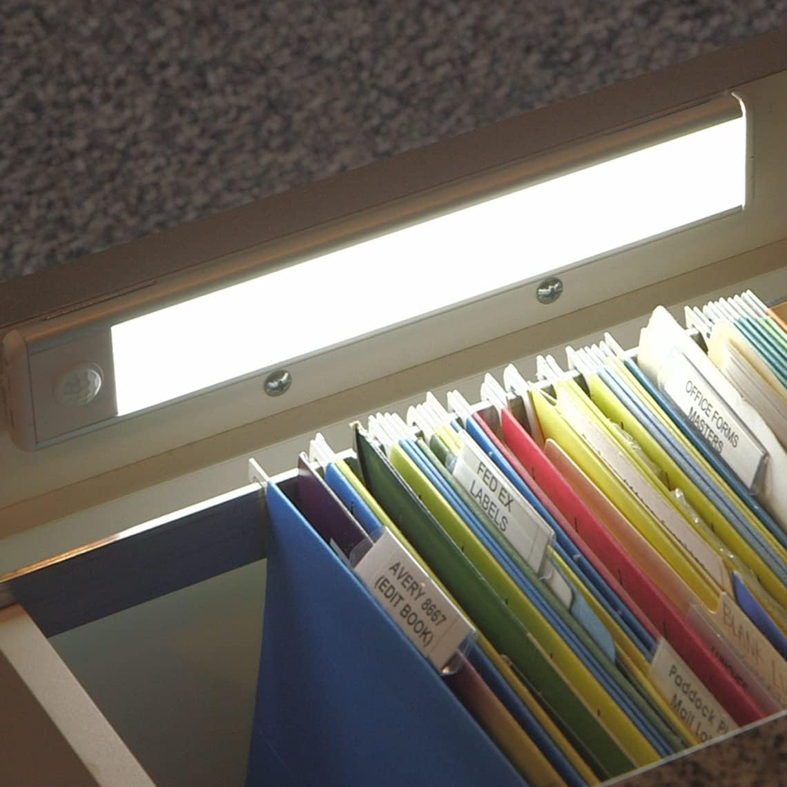 Oplaadbare LED Sensor Kastverlichting 20cm Dimbaar Bewegingssensor Nachtlamp Kast Zwart Zilver Draadloos | Sansoti