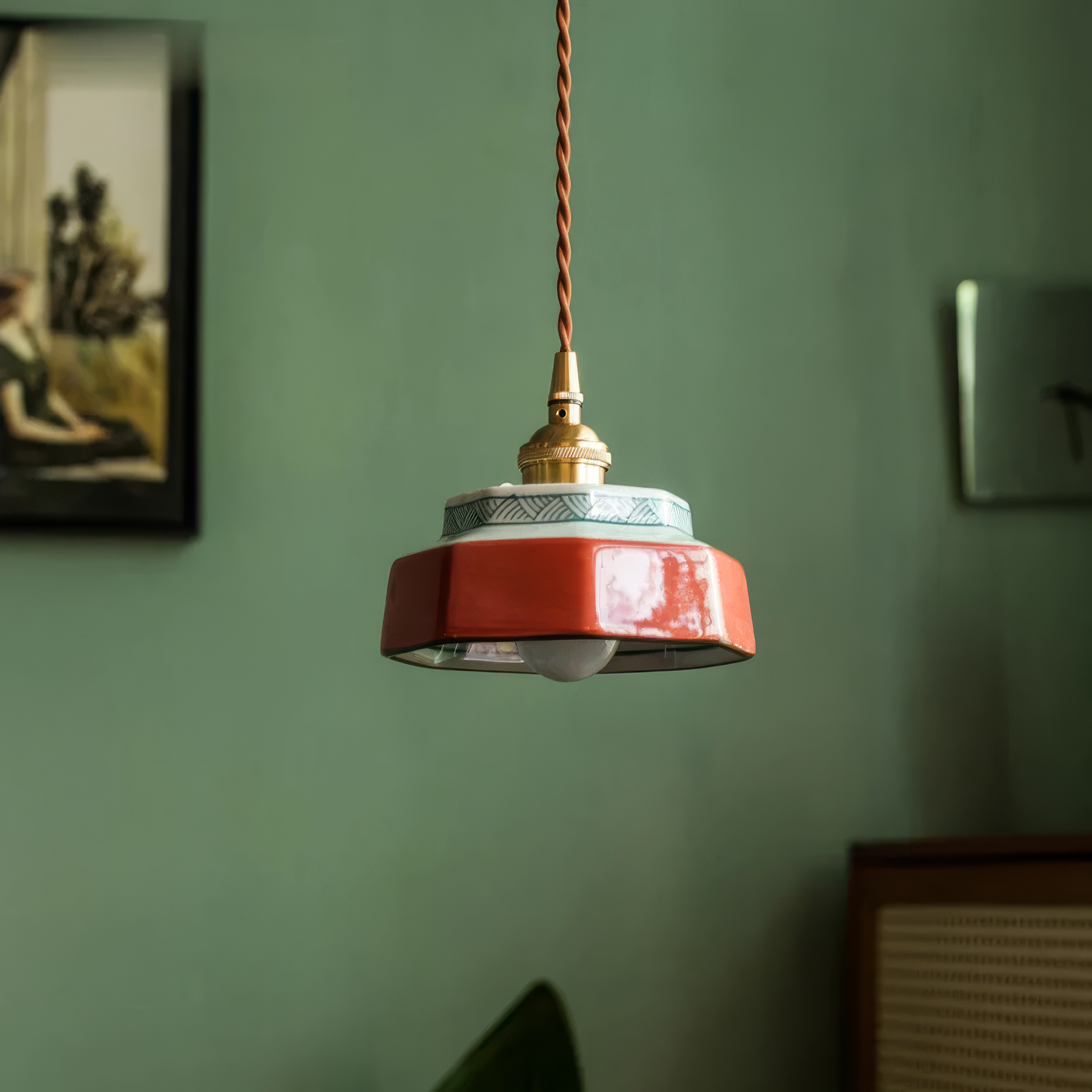 Handgeschilderde Keramische Hanglamp – Scandinavische Stijl met Koperen Fitting | Sansoti