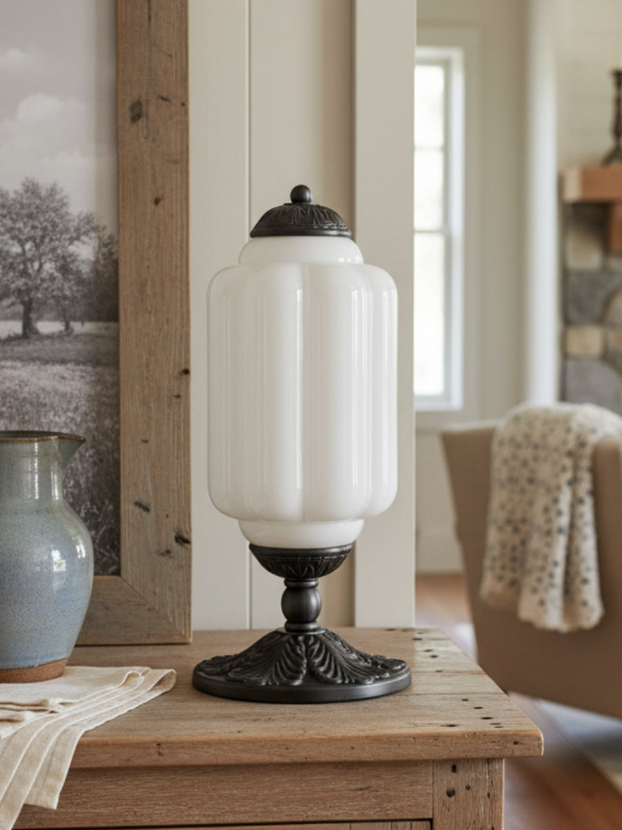 Vintage Glazen Tafellamp met Messing of Zwarte Afwerking | Sansoti