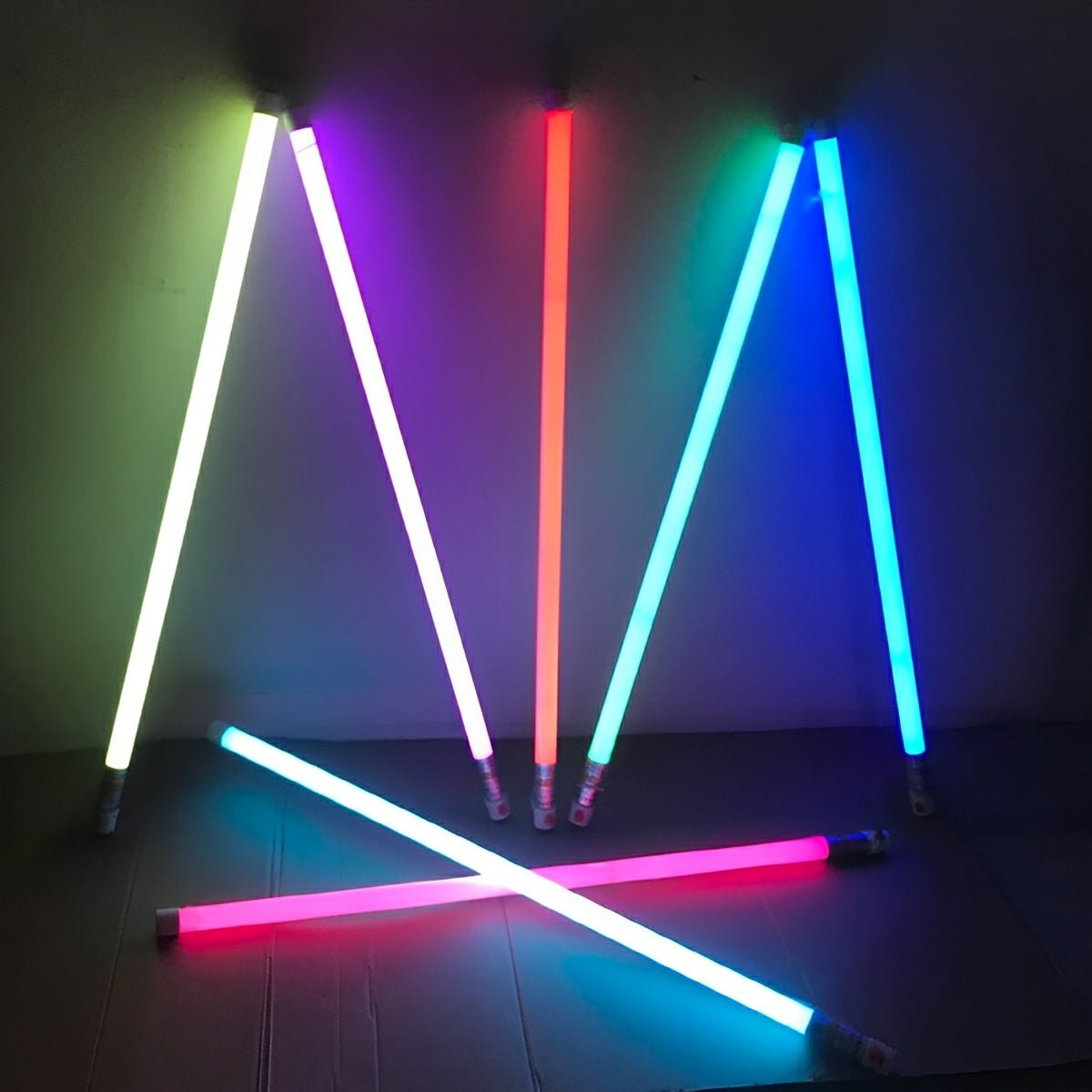 Bezprzewodowa lampa nastrojowa LED, ładowalna, 360° RGB, oświetlenie nastrojowe Tube, z funkcją ściemniania, światło ambientowe do pokoju i studia | Sansoti