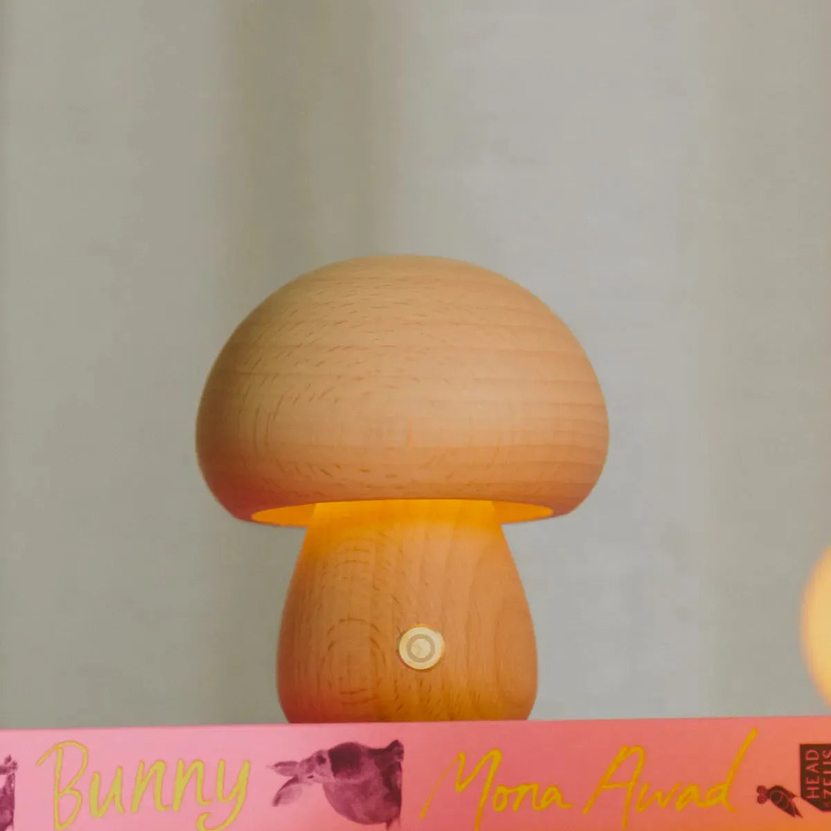 Lampe de table Bois Rechargeable Tactile Dimmable Champignon Organique Hêtre Noyer USB | Restfield