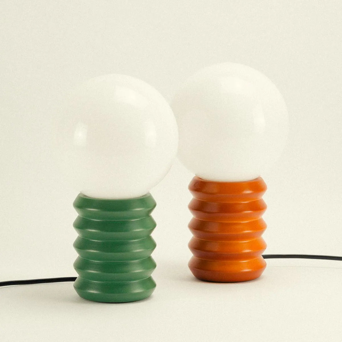 Lampe de table Bois Verre Cannelé Rétro 28cm Vert forêt Rouge Boule en verre Éclairage d'ambiance | Restfield
