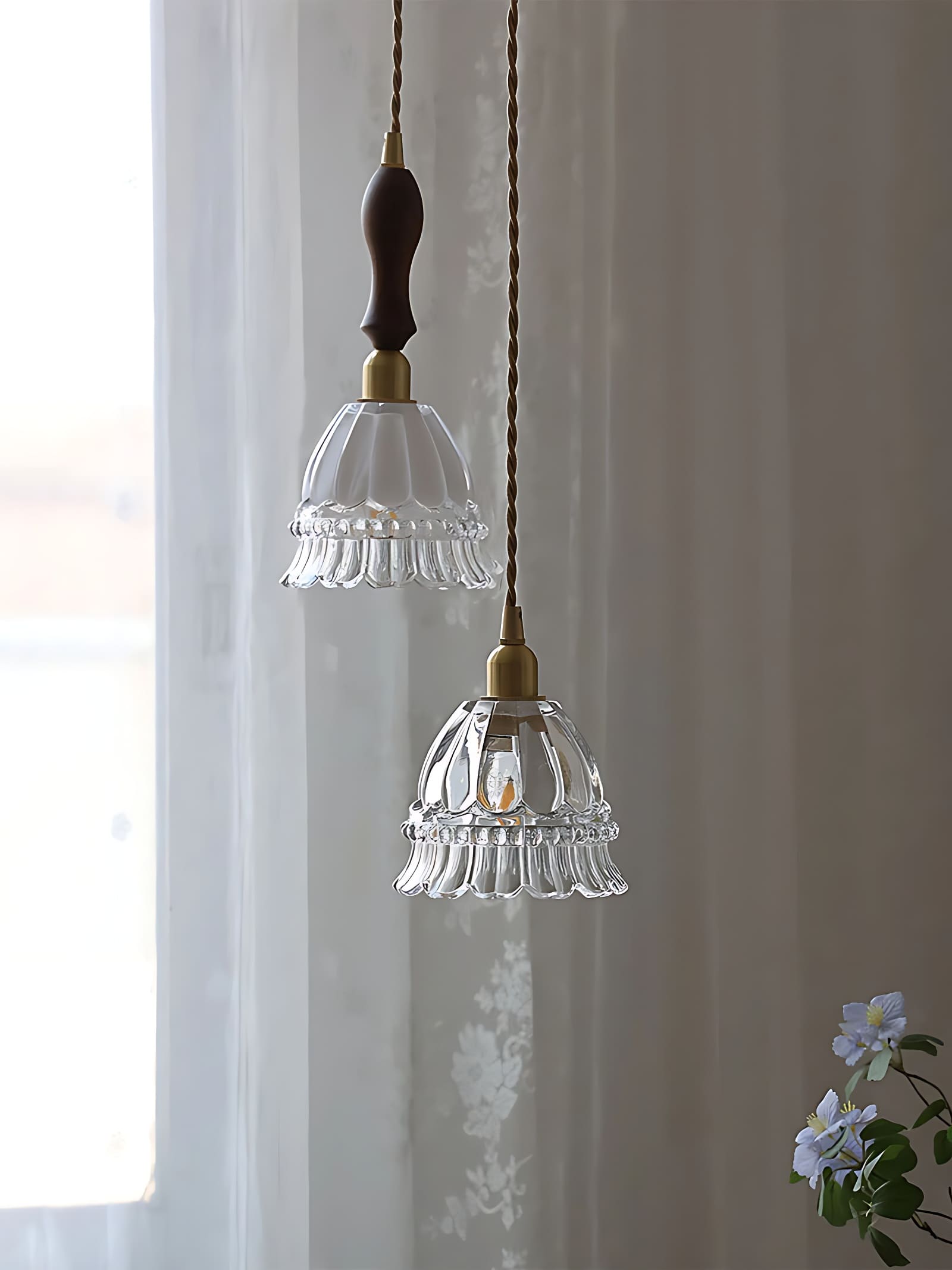 Franse Landelijke Hanglamp Glazen Kap Kwallen Design Transparant of Amber met Walnoot Greep Sfeerverlichting Eetkamer Elegante Plafondlamp | Sansoti