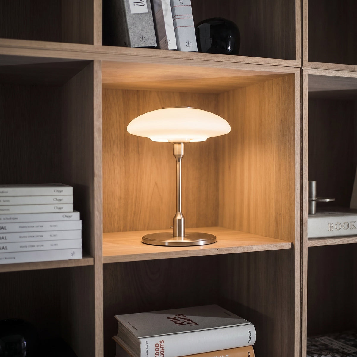 Moderne Metalen Tafellamp E14 Warm Wit LED Sfeerlicht Bureau Nachtkastje 30x42cm Scandinavisch Design | Sansoti