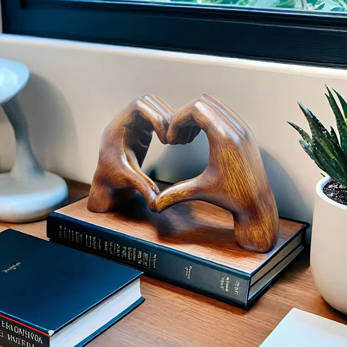 Herzfigur aus Holz – Handgefertigtes Liebessymbol als Dekoration oder Geschenk