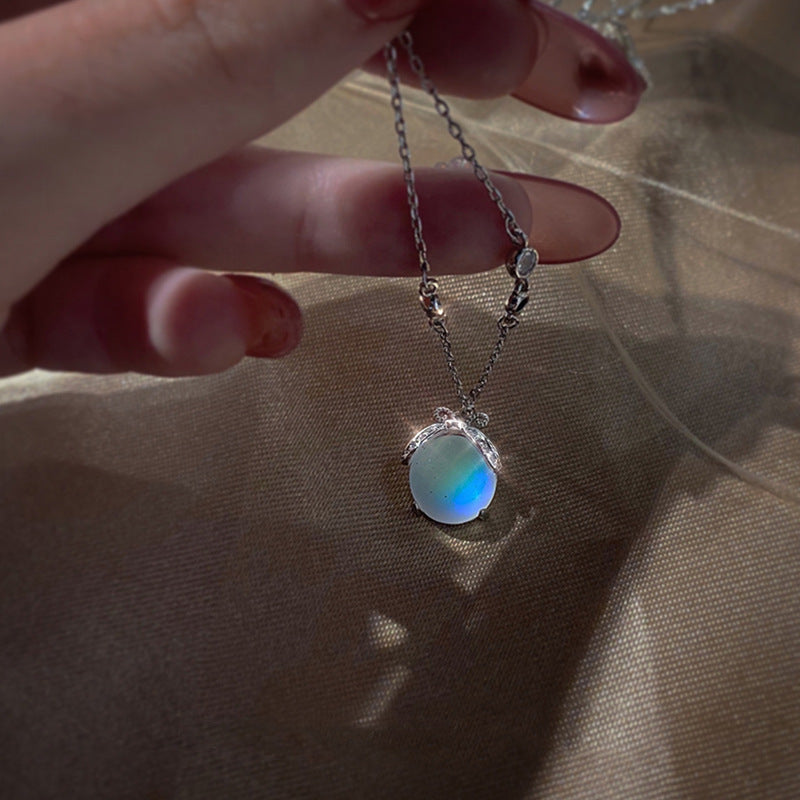 Gloeiende Maansteen Ketting met Vuurvlieg Motief Verzilverd Hanger | Sansoti