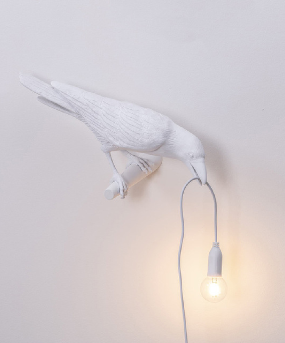 Decoratieve Vogellamp Raaf met Gloeilamp in Snavel Zwart Wit Staand Kunsthars Tafellamp Sfeervol Woonkamer Slaapkamer Kantoor Origineel Sculptuurontwerp | Sansoti