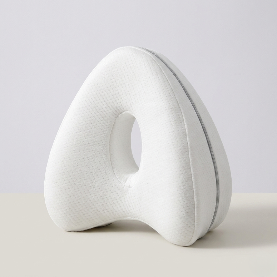 Ergonomic Leg Pillow for Side Sleepers Heart-Shaped Hip Relief Adjustable Strap Breathable Mesh Sleep Comfort | Sansoti