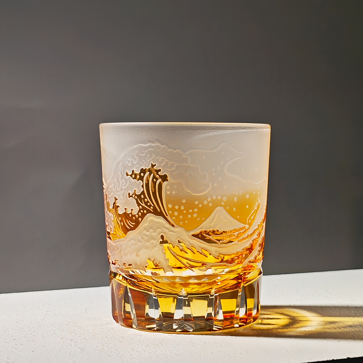 Verre à whisky japonais taillé à la main avec motif golf Fuji – Coffret cadeau en cristal avec boîte en bois | Sansoti