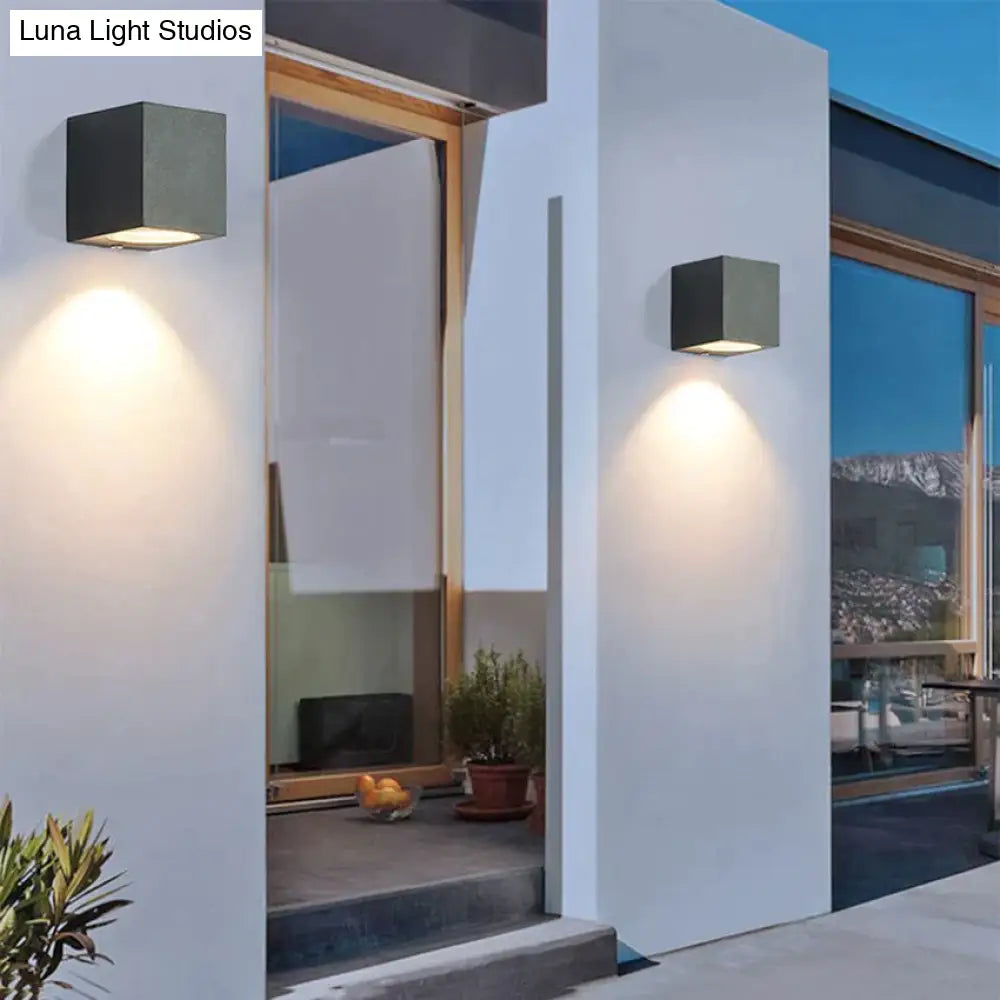 Kwadratowa zewnętrzna lampa ścienna LED z aluminium, wodoodporna IP65, nowoczesny design, oświetlenie ogrodowe i wejściowe | Sansoti
